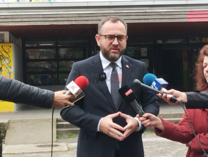 Toshkovski: Votimi ka filluar në të gjitha vendvotimet, procesi zgjedhor po zhvillohet në mënyrë të qetë dhe demokratike