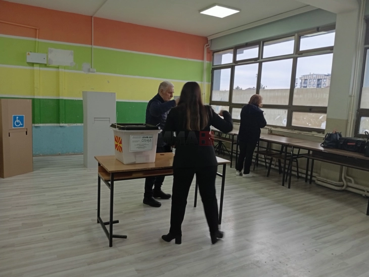 До 15:00 часот излезеноста во Дебар 24 отсто, во Центар Жупа 17,12 проценти