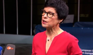 Кос: Советот на ЕУ во ноември би можел да донесе одлука за старт на пристапните преговори со Украина и Молдавија  