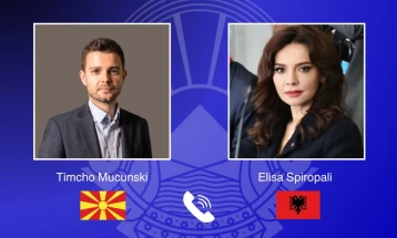 Bisedë telefonike e Mucunskit me ministren për Evropë dhe Punë të Jashtme të Shqipërisë, Spiropali