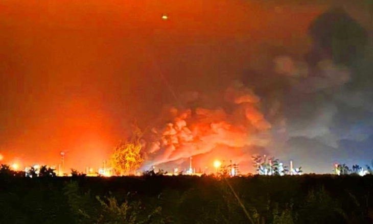 Локализиран пожарот во унгарската главна рафинерија за нафта 