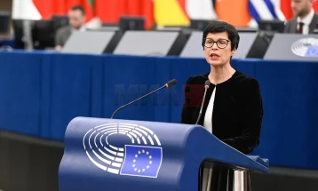 Кос: Очекуваме Србија да ги почитува клучните вредности на Европската Унија 