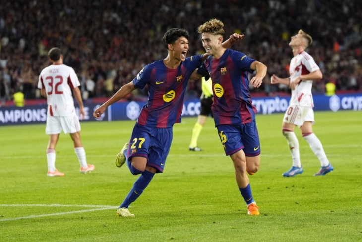 Lopez hat-trick as Barcelona rout Olympiacos 6-1 ahead of Clasico