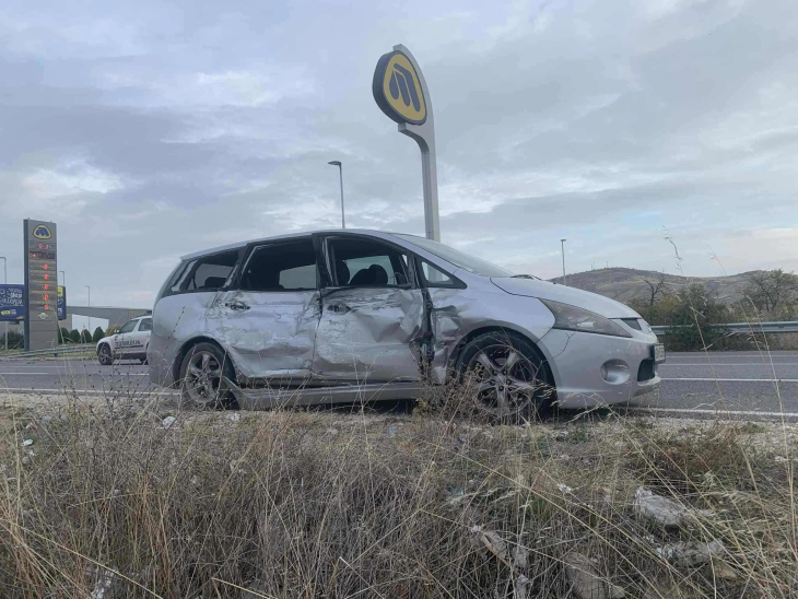 Pesë persona janë lënduar në aksidentin rrugor në Shtip