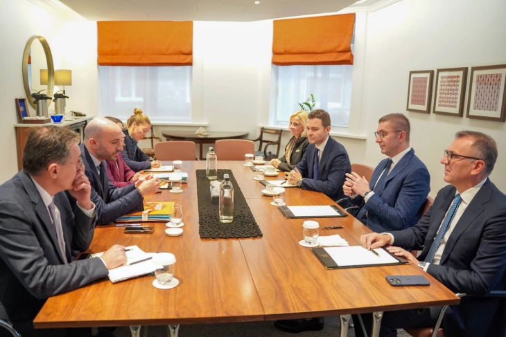 PM Mickoski meets French Europe Minister Haddad in London