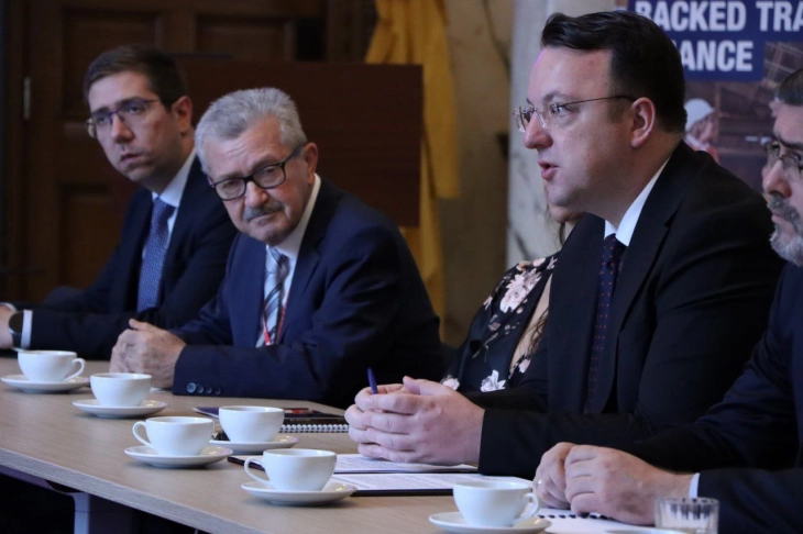 Николоски на средба со УКЕФ во Лондон: Македонија со огромна подршка од Велика Британија го започнува најважниот регионален проект за брза пруга на Коридор 10