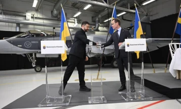 Suedia mund t'i shesë Ukrainës ndërmjet 100 dhe 150 aeroplanë luftarakë 