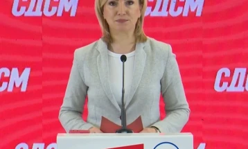 Кузеска: Дали со Велика Британија е договорено прифаќање мигранти и отворање мигрантски кампови во Македонија