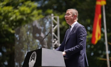 Обраќање на премиерот Мицкоски на свечената академија „Од идеја до држава“ по повод Денот на македонската револуционерна борба (во живо)