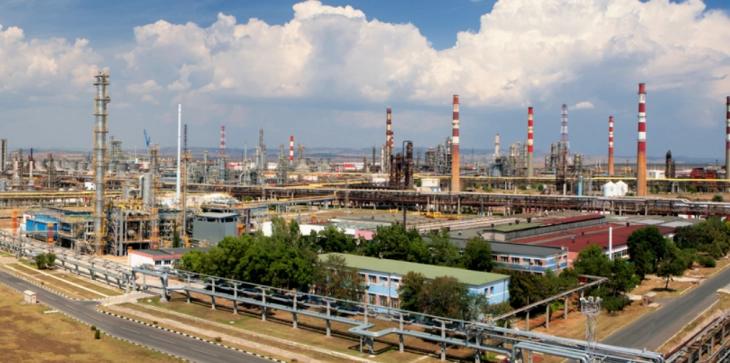 Жељазков: Имаме еден месец да одлучиме за иднината на рафинеријата Лукоил