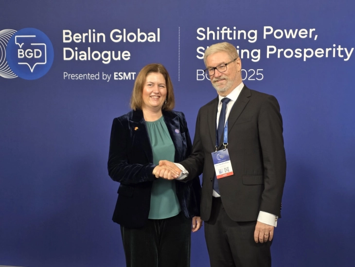 Bozhinovska në “Dialogun global të Berlinit”: Varësia nga një burim i vetëm është një rrezik nga e kaluara