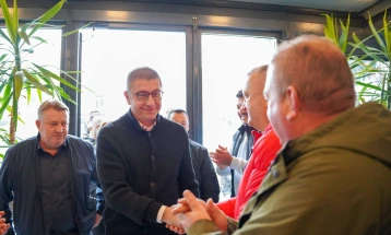 Мицкоски од Брвеница: Ние како Влада со ист критериум инвестиравме во сите општини, така се гради соживот