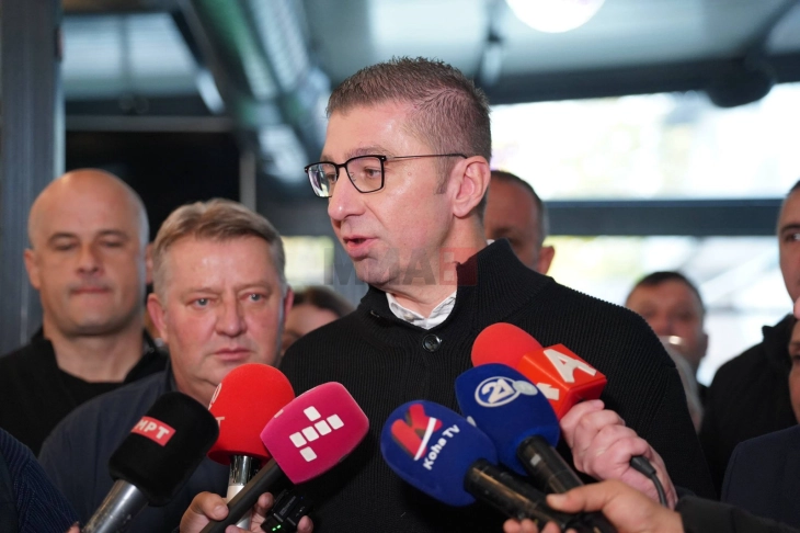 Мицкоски за барањето на опозицијата за предвремени избори: Понекогаш тоа што го посакуваат може и да им се случи, па после да не биде лелекање