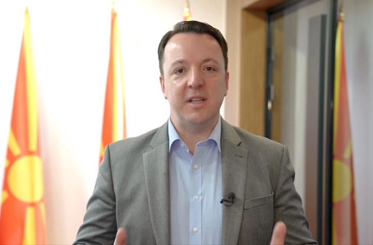 Nikollovski: Prej nesër 11 fluturime të reja nga aeroportet e Shkupit dhe të Ohrit