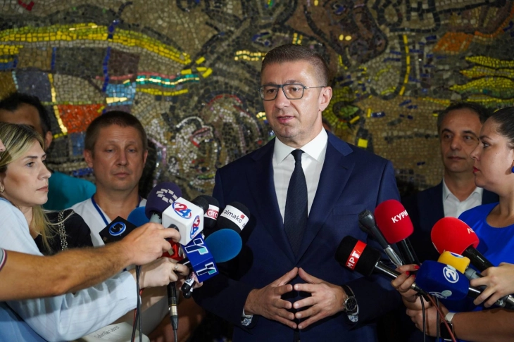 Kryeministri Mickoski për vizitë në SPQ 