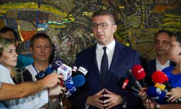 Kryeministri Mickoski për vizitë në SPQ 