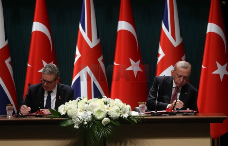 Велика Британија и Турција потпишаа договор вреден над 10 милијарди долари за продажба на 20 борбени авиони „Тајфун“