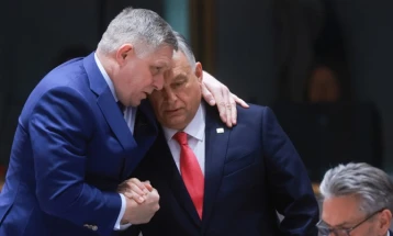 Politiko: Hungaria, Republika Çeke dhe Sllovakia duan të formojnë një aleancë skeptikësh ndaj Ukrainës