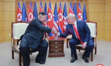 Трамп го повикува Ким на состанок: „Би сакал да го видам ако сака“