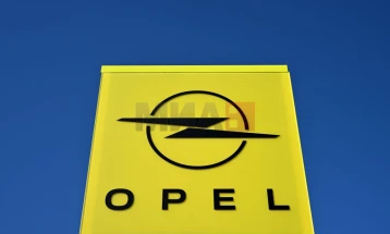 Опел затвора голем центар за тестирање во близина на Франкфурт, укинува 300 работни места