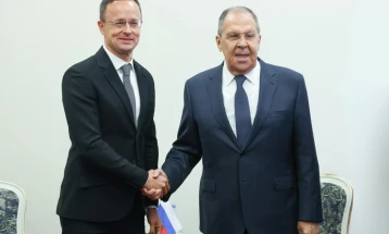 Средба Сијарто – Лавров во Минск