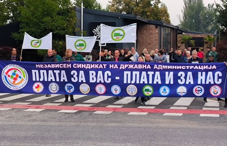 Две недели без плата вработените на „Паркови и зеленило“,„Флораком“ и „Луна“, најавуваат протести секој ден