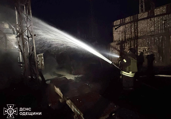 Речиси 27.000 домаќинства во Одеса останаа без струја по руски напад