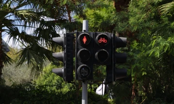 Кипар воведува семафори со женски фигури за пешаците