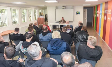 Герасимовски на средба со угостителите: Посебни пунктови за одлагање на отпадот од рестораните и локалите