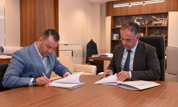 Stefkovski dhe Aliu nënshkruan marrëveshje për bashkëpunim për një ambulancë të re në Autokomandë