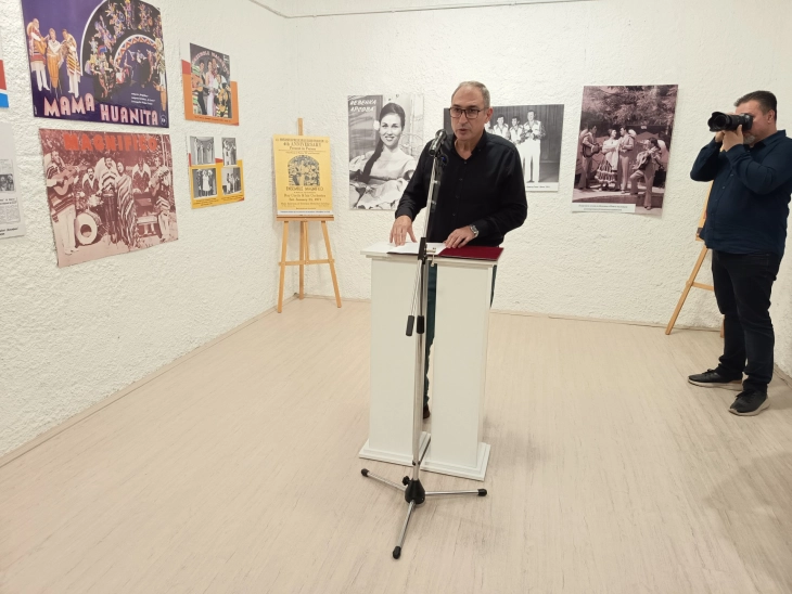 Изложба посветена на ансамблот „Мањифико“ е отворена во Музеј галеријата во Кавадарци