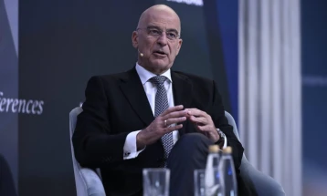 Дендиас: Во 2026 година започнуваме со доброволно служење воен рок за жени