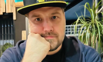 Владата на Естонија ангажираше новинар да помогне во намалување на стравот од војна