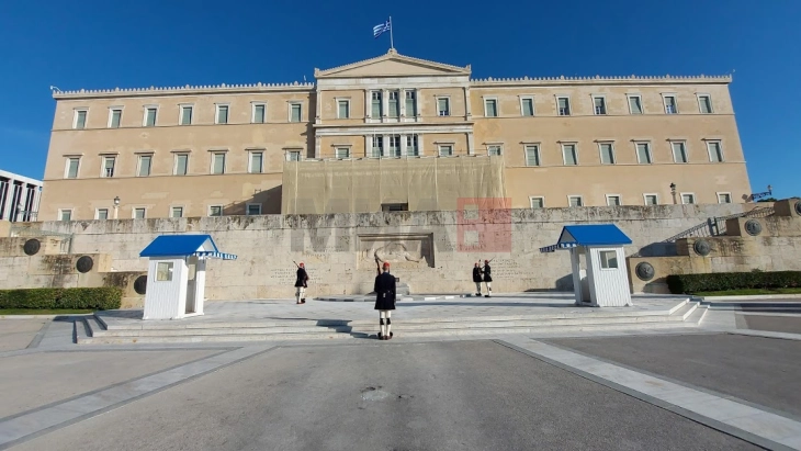 Инцидент меѓу Израелци и Палестинци пред споменикот на Незнајниот војник во центарот на Атина