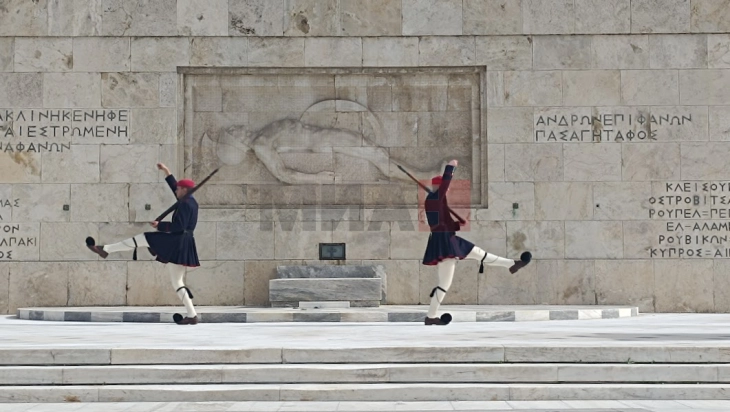Споменикот на Незнајниот војник во Атина – симбол на вечна почит кон сопствените жртви