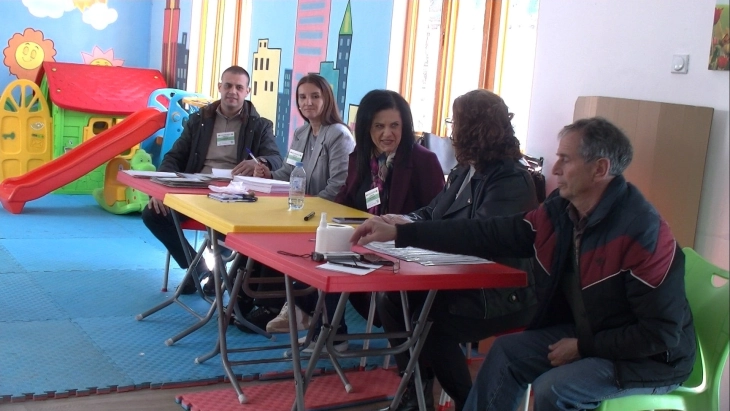 Без проблеми се одвива гласањето на Избирачкото место во штипскиот Затвор