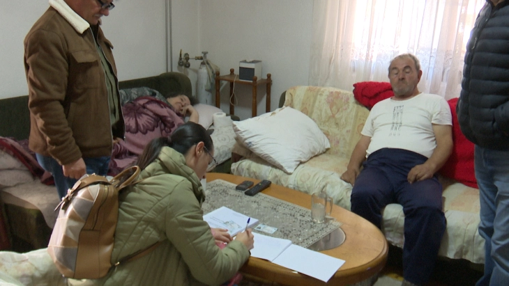 Во Крушево непречено гласаат 255 болни и немоќни лица