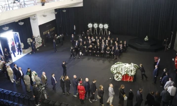 Nderimet e fundit për ish kryeministrin e Shqipërisë, Fatos Nano