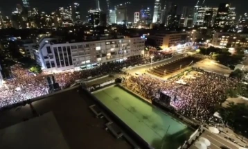 Околу 150.000 лица во Тел Авив му оддадоа почит на убиениот поранешен израелски премиер Јицак Рабин 