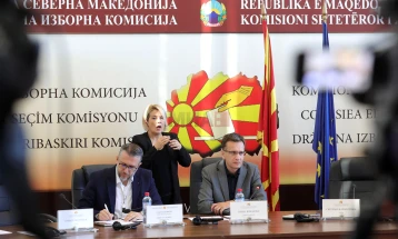 ДИК им ги одзеде акредитациите на осуммина домашни набљудувачи поради агитирање пред гласачко место