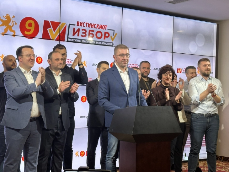 Мицкоски: Ова е голема победа, победивме и во Кочани кое мора да го издигнеме, во Кичево падна раскалашаноста на Дехари, сега е време за обединување и за работа