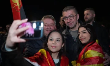 Mickoski: Në Bërvenicë nuk festojmë kundër askujt, festojmë për Maqedoninë si shembull i bashkëjetesës, rendit dhe progresit!