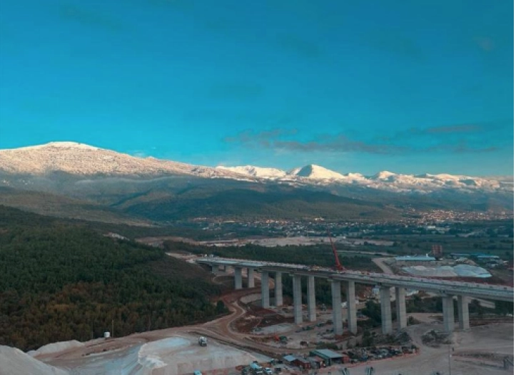 Во изградбата на автопатите на коридорите 8 и 10д во септември ангажирани 2277 лица