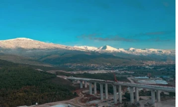 Во изградбата на автопатите на коридорите 8 и 10д во септември ангажирани 2277 лица