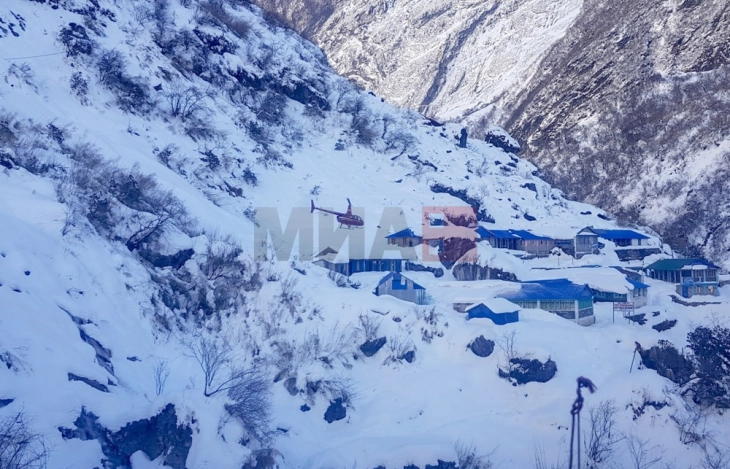 Тројца загинати, осуммина исчезнати во лавина во Непал