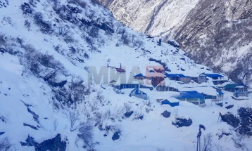 Тројца загинати, осуммина исчезнати во лавина во Непал