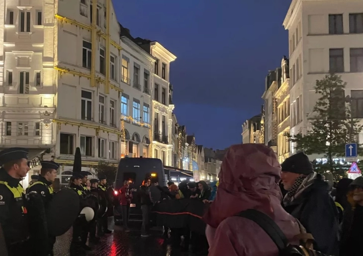 Тројца уапсени при судири меѓу полицијата и пропалестински демонстранти во Антверпен 