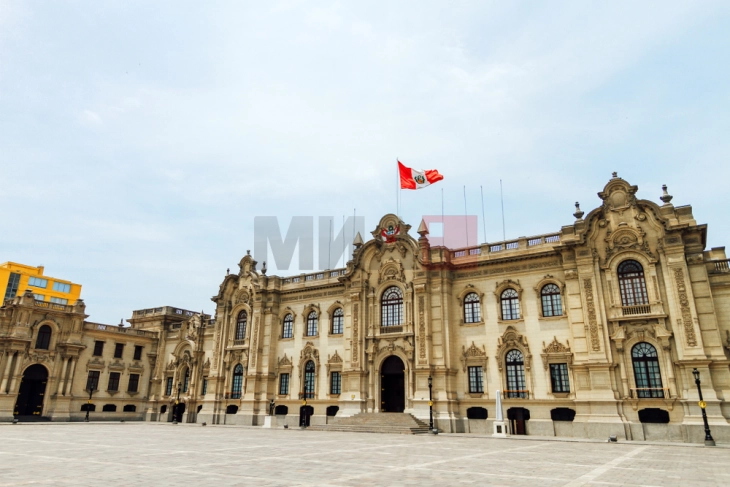 Перу ги прекина дипломатските односи со Мексико
