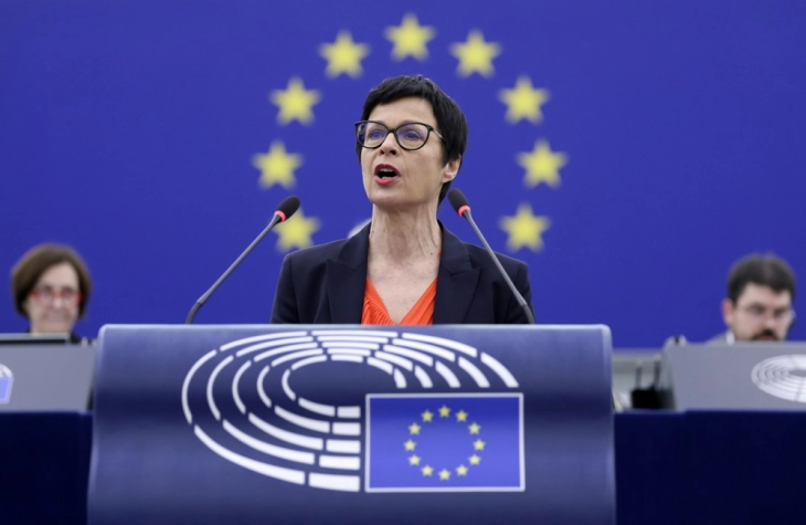 Кос за Србија: Власта во Белград е за членство во ЕУ, но спроведувањето реформи значително забавено