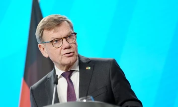 Германскиот министер за надворешни работи под притисок поради враќањето на сириските мигранти